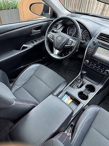 Toyota Camry: 2017 г., 2.5 л, Автомат, Бензин, Седан — 3