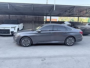 Продажа авто: Honda Accord: 2019 г., 2 л, Вариатор, Гибрид, Седан — 3
