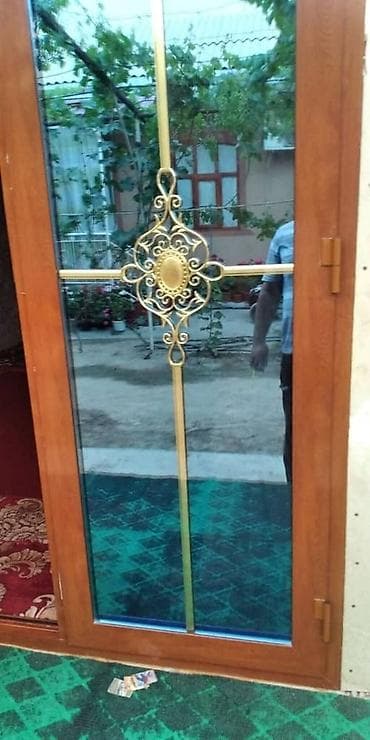 застекление балкона: Стеклянная входная/балконная дверь с декоративной решеткой - Материал — 1