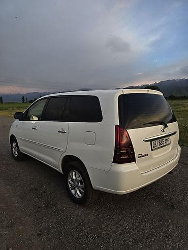 e39 540: Toyota Innova: 2007 г., 2.7 л, Автомат, Бензин, Минивэн — 7