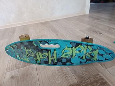 Отдам пенниборд (скейт) с прорезной ручкой для переноски. Состояние