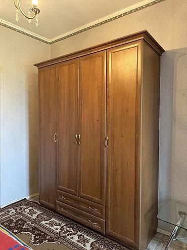 Спальные гарнитуры: Б/у гарнитур для спальни/прихожей в классическом стиле, отделка под — 1