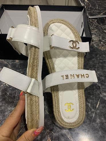 lining 38: Продаю шлёпки новые, chanel, оригинал, купила размер 39, сверху на — 2