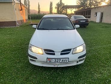 айнек авто: Nissan Almera: 2001 г., 1.5 л, Кол менен иштөөчү, Бензин, Хетчбек — 2