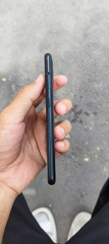 Samsung Galaxy A01, Б/у, 16 ГБ, цвет - Черный, 2 SIM — 4