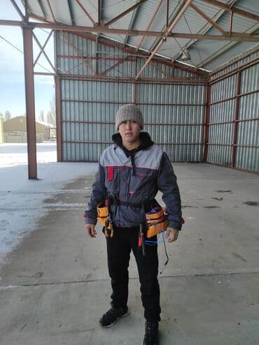 Электрики: Электрик | Установка телевизоров, Установка опоры, Установка люстр, бра, светильников Больше 6 лет опыта — 1