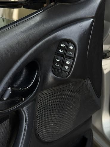 стёк: Ford Focus: 2004 г., 1.8 л, Механика, Бензин, Универсал — 9
