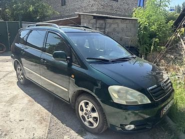 corolla 2016: Toyota Avensis Verso: 2001 г., 2 л, Механика, Бензин, Минивэн — 3