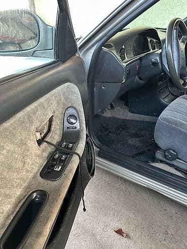 ssang young: Hyundai Sonata: 1996 г., 2 л, Ручные, Бензин, Седан — 4