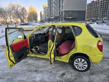 дайхатцу мови: Daihatsu Sirion: 1998 г., 1 л, Механика, Бензин, Хэтчбэк — 7