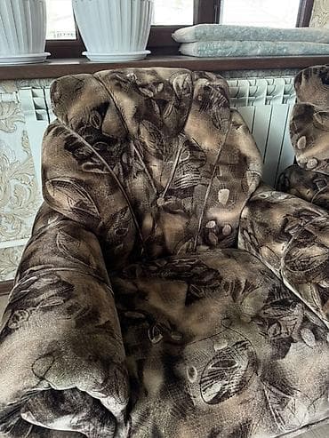 комод с зеркалом: Комплект мягкой мебели, Б/у, Самовывоз, цвет - Коричневый — 3