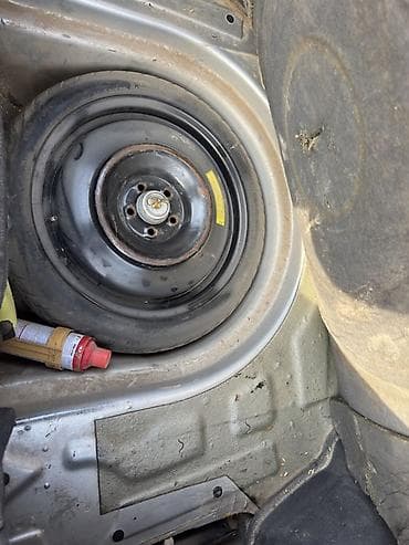 Toyota: Toyota Avensis: 2001 г., 2 л, Автомат, Бензин, Хэтчбэк — 3