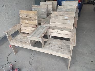 обеденный стол: Двойное садовое кресло из дерева с центральным столиком - — 2