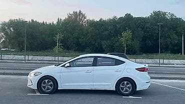 Продажа авто: Hyundai Elantra: 2017 г., Автомат, Седан — 6