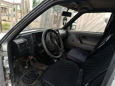 Volkswagen Golf: 1988 г., Кол менен иштөөчү, Хетчбек