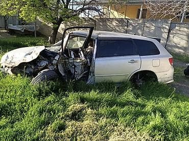 битые машины продажу: Honda Avancier: 2003 г. — 1