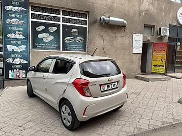 Chevrolet Spark: 2017 г., 1 л, Автомат, Бензин, Хетчбек — 6