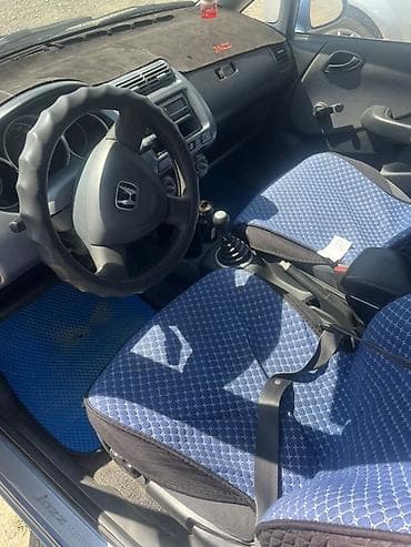 Honda Jazz: 2004 г., 1.4 л, Механика, Бензин, Хэтчбэк — 6