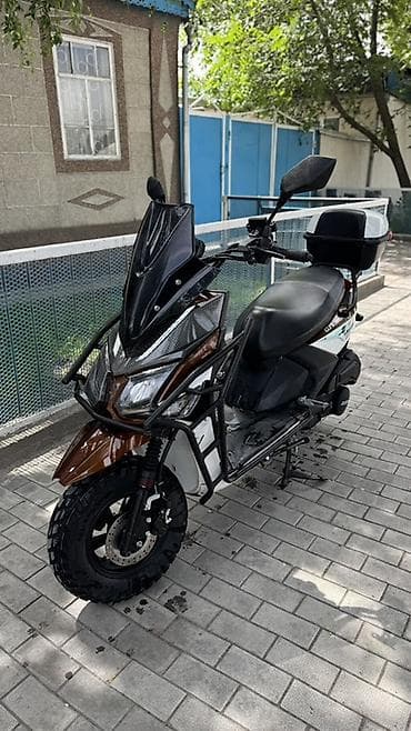 Тип скутера 150 куб. см, Бензин, Б/у at lalafo.kg Тип скутера 150 куб. см, Бензин, Б/у