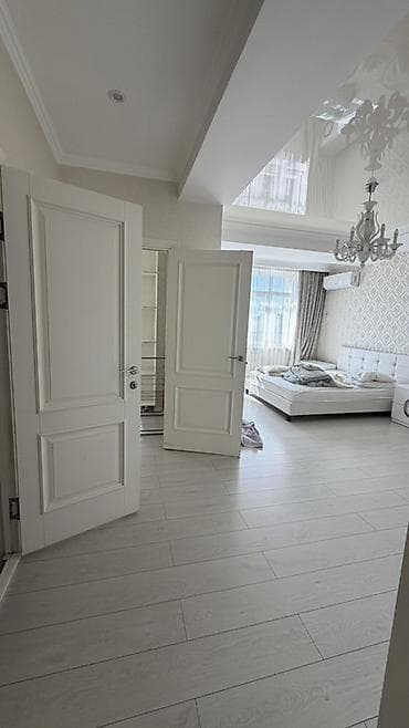 четырех: 4 комнаты, 190 м², Золотой квадрат Дизайнерский ремонт — 8