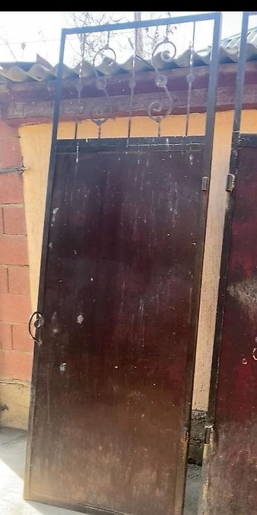 Садовая мебель: Металлические ворота с калиткой и декоративной решеткой - — 4