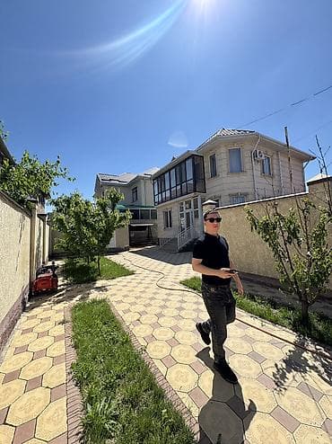 Дома: 140 м², 4 комнаты, Бронированные двери, Парковка — 3