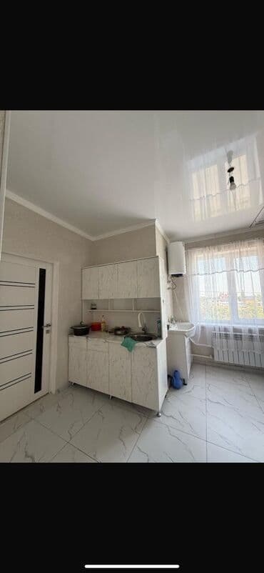 продаю дом в мкр учкун: 50 кв. м, 2 бөлмө, Жертөлө, ороо, Забор, тосулган — 7