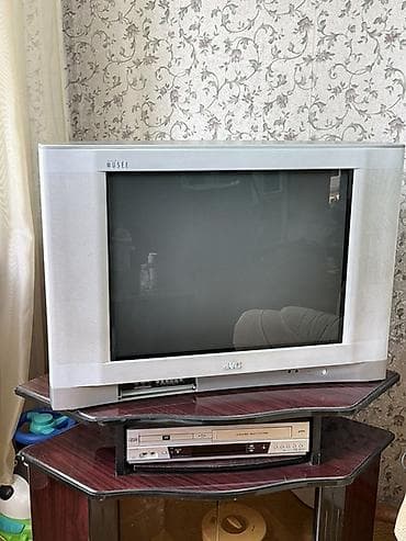 Телевизор JVC, DVD плеер+караоке JVC, тумба. Телевизор