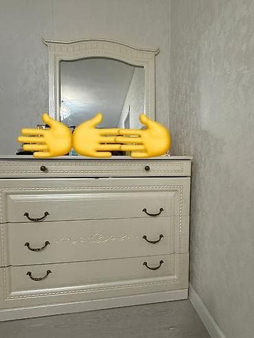 Спальный гарнитур в классическом стиле, цвет айвори, декоративная