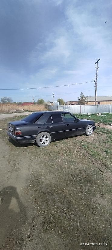 эскорт биш: Mercedes-Benz E-Class: 1994 г., 2 л, Механика, Седан — 2