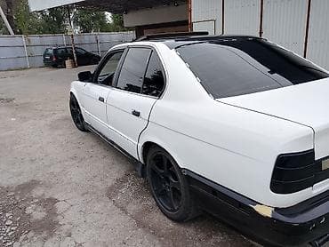 Транспорт: BMW 525: 1990 г., 2.5 л, Механика, Бензин, Седан — 4