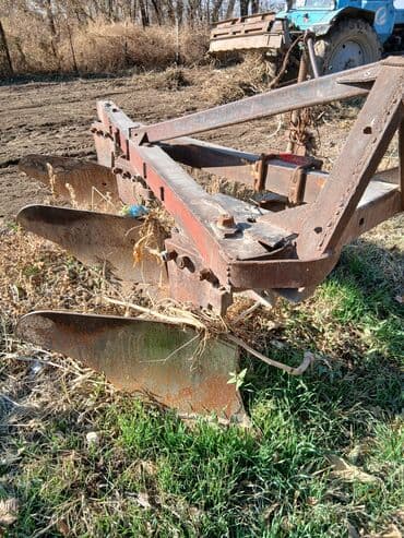 Тракторы Lovol: Модель 80, Б/у, 2010 г., Трактор с другими агрегатами — 3