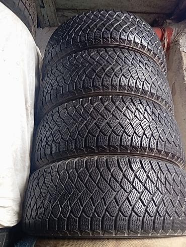 Шины 215 / 55 / R 17, Зима, Б/у, Комплект, Легковые, Китай, Maxxis — 1