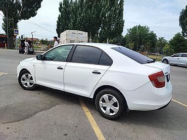 2017: Skoda Rapid: 2017 г., 1.6 л, Автомат, Седан — 3