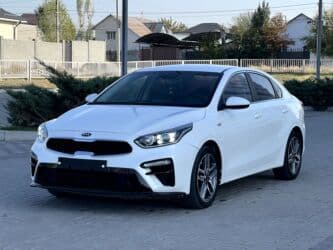 срочно продаю в связи с переездом: Kia K3: 2020 г., 1.6 л, Вариатор, Бензин, Седан — 3