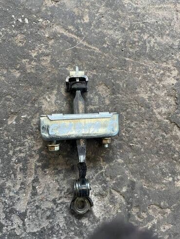 реставрация бронированных дверей: Toyota Sequoia ограничитель двери, Тойота Секвоя дверной ограничитель — 6