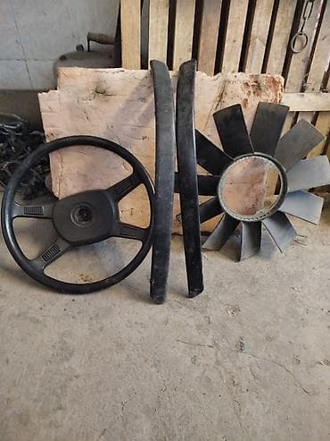 m5 cs: Автозапчасти (набор): - Рулевое колесо - Две продольные пластиковые — 1