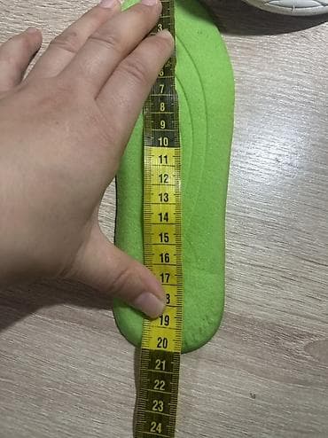 yeezy boost: Детские кроссовки, сиренево‑лиловый цвет с белыми вставками. - Размер — 3