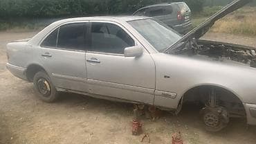 экран е34: Mercedes-Benz E-Class: 1997 г., Автомат, Бензин, Седан — 9