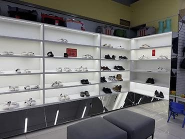 обмен одежды: Сдам обувную часть в мужском магазине ТЦ ГУМ. 2 этаж Проходимость — 2