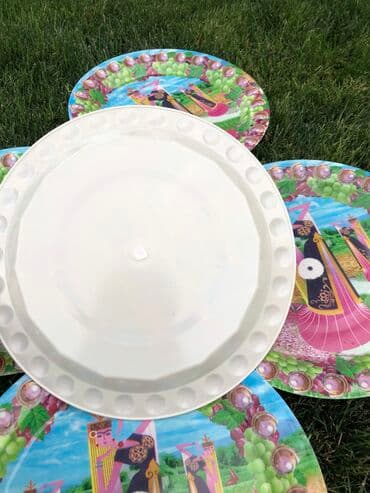 купить пищевые ведра с крышкой: Продаю пластмассовые новые разносы, подносы В наличии 230 шт — 3