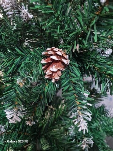 продаю ель: Искусственная новогодняя ель с эффектом заснеженных веток. - Высокая — 4