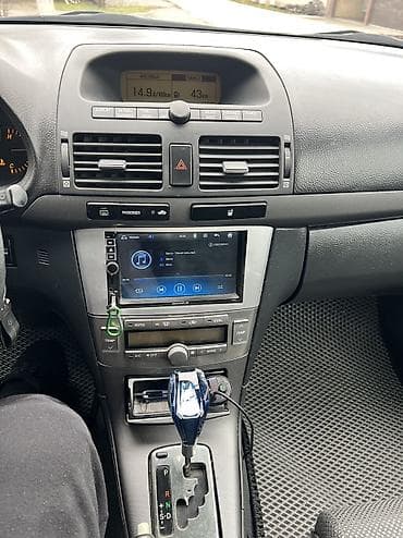 lada 4x4: Toyota Avensis: 2004 г., 2 л, Типтроник, Бензин, Хэтчбэк — 9