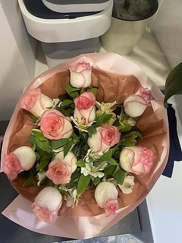 цветы живопись: Букеты из свежих цветов - Нежные розовые розы с бело‑кремовым — 1