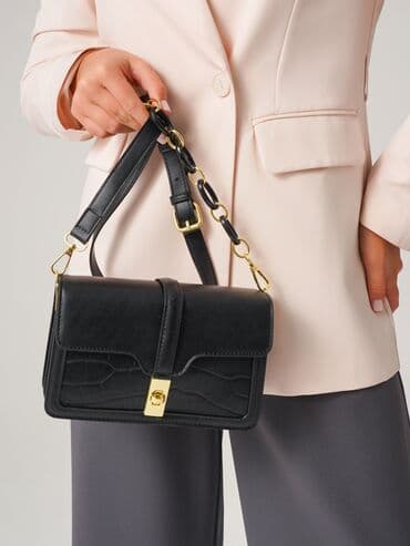 женские кошельки много отделений: Женская сумка-кроссбоди, черная - Форма: прямоугольная, компактная. - — 4