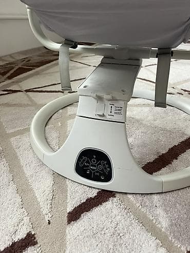 светится и играет музыка: Электронный шезлонг-качалка для новорождённых - Тип: автоматическая — 2