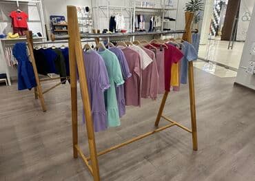 оборудование в бутик: Срочно ‼️ Продаю вигвамы ( стеллажи ) для детской одежды. Отлично — 2