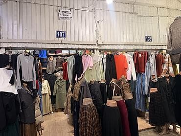 продаю контейнер на ортосайском рынке: Продаются 2 контейнера 📍 Адрес: Аламедин базар, 3-й проход, очень — 1