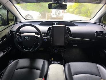 rav4 2021: Toyota Prius: 2020 г., 1.8 л, Автомат, Гибрид, Хэтчбэк — 6