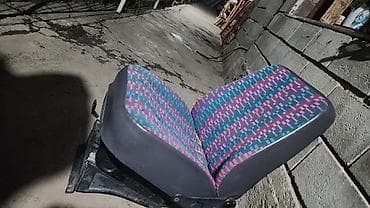 полик 5 д: Пассажирское сиденье для микроавтобуса/автобуса Мерседес Гигант - — 1